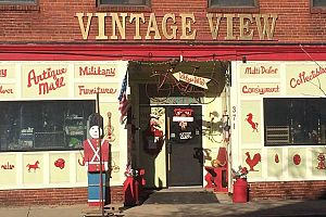 VINTAGE VIEW Multi-Dealer / Consignment Emporium. OPEN