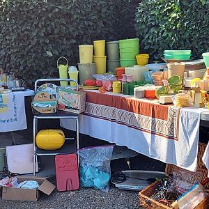 Yard sale photo in Woodland Hills, CA