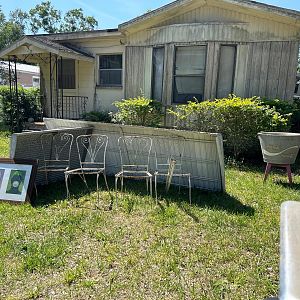 Yard sale photo in Thonotosassa, FL