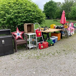 Yard sale photo in Plain City, OH