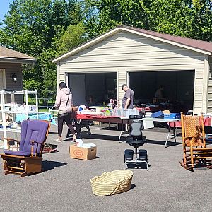 Yard sale photo in Elgin, IL