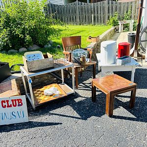Yard sale photo in Glen Ellyn, IL